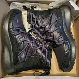 Nike Tanjun High Rise Boots